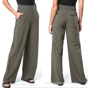 Athleta Nolita Wide Leg Pants Women’s Size 10 Knit Waistband Side Stripe Pockets